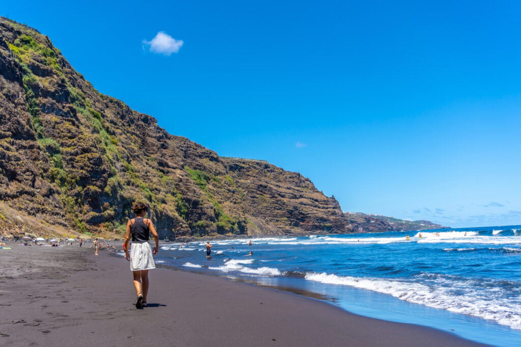 Discover the beach of Canary Island with our internship